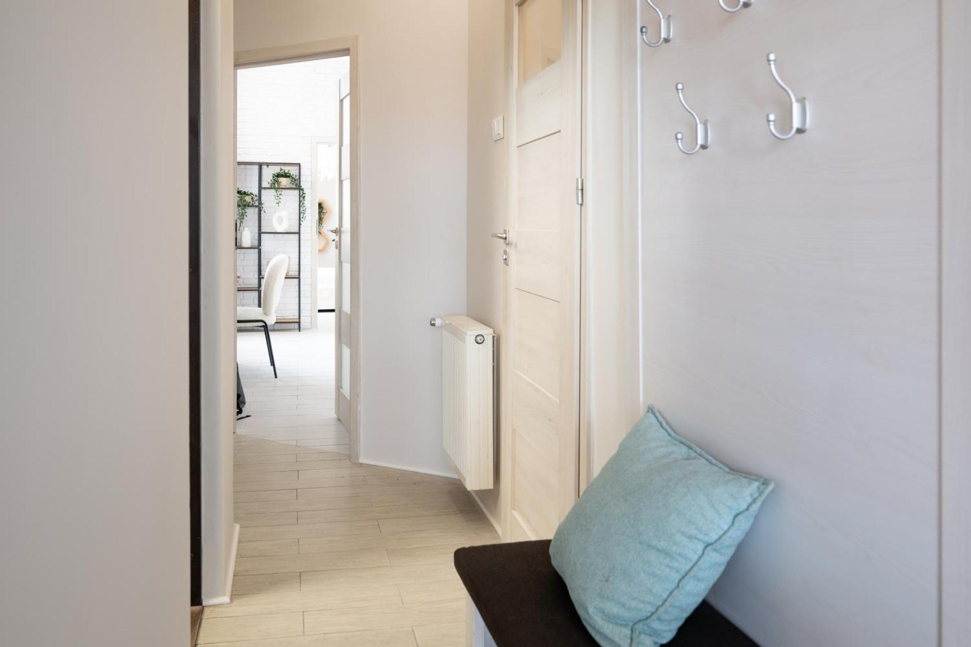 Stunning With Balcony Apartament