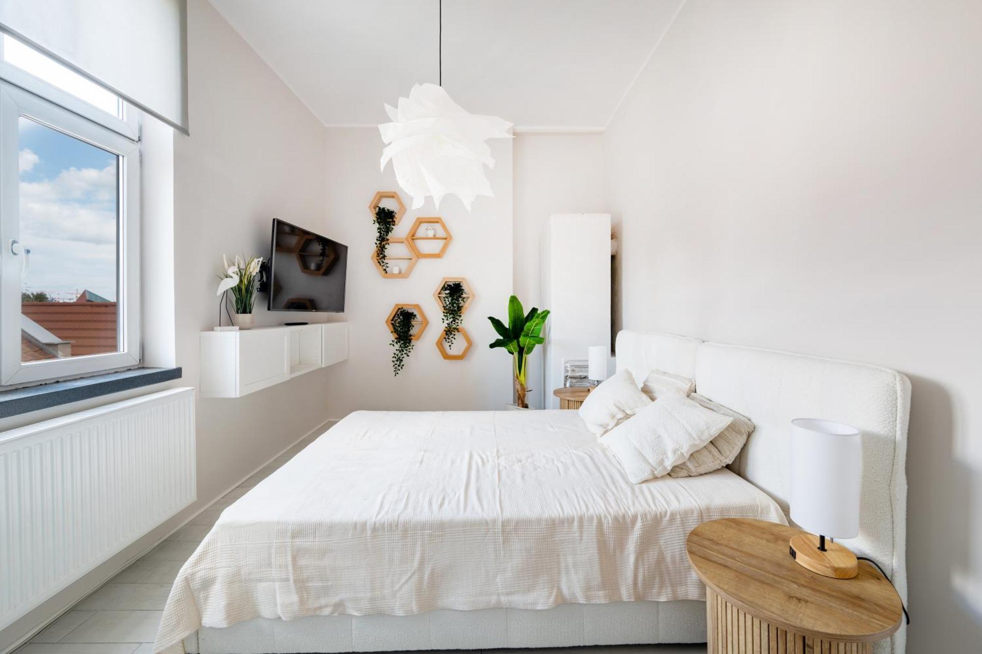 Stunning With Balcony Apartament